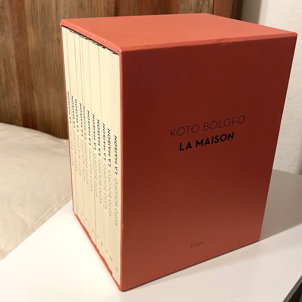 Hermes La Maison by Koto Bolofo
Complete 11 Vol. Set very rare collector’s item